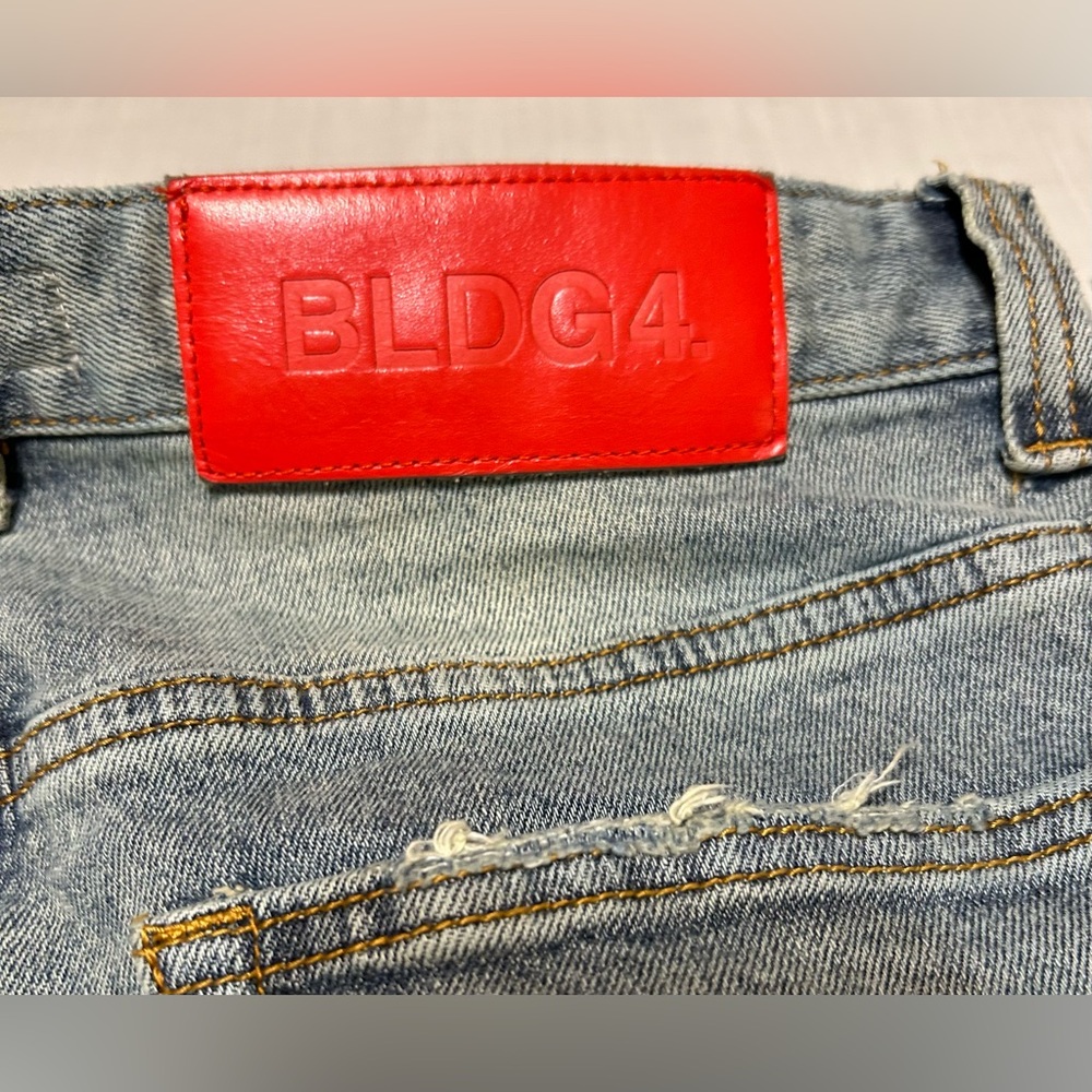BLDG4 Fade Distressed Blue Jeans - Picture 10 of 14